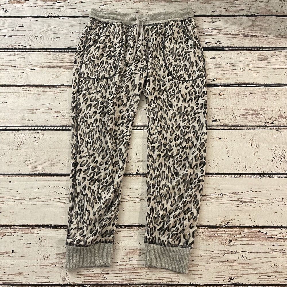 Karen Neuburger Size Medium Shirt Pant PJs Animal‎ Print Lounge Womens